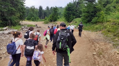 Vacanță în siguranță: Jandarmii montani au desfăşurat activităţi specifice cu un grup format din 18 de copii