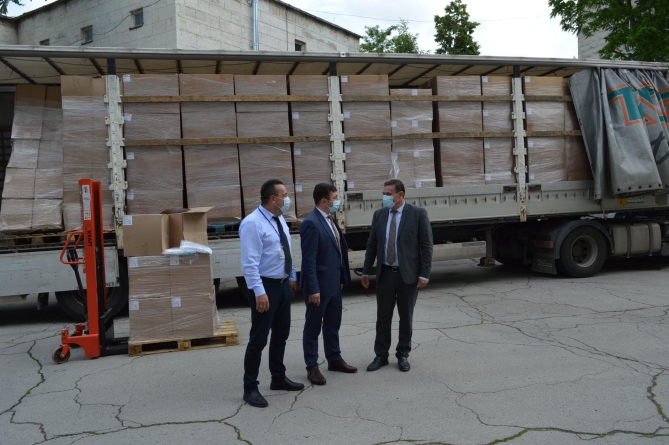 Sprijin pentru Republica Moldova: Techtex SRL, parte a grupului TAPARO, a donat echipamente de protecție spitalelor suport COVID