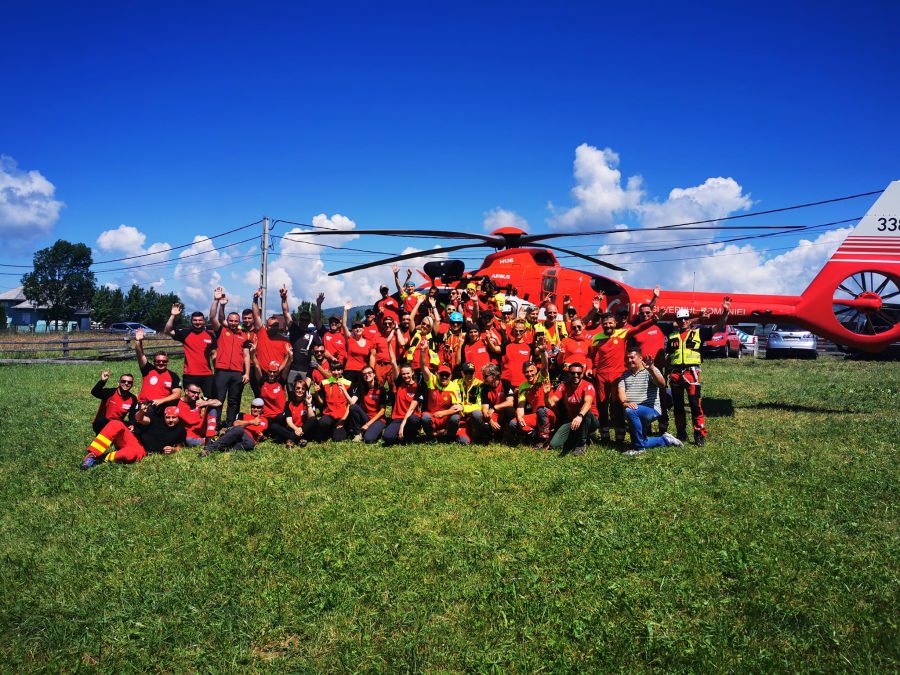 Un eveniment de succes: Salvamont Maramureș a desfășurat timp de trei zile o foarte amplă aplicație, la care a participat și un elicopter SMURD (VIDEO ȘI FOTO)