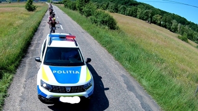 Cu poliția în frunte: Mai mulți elevi și cadre didactice din Țara Lăpușului au parte de un sejur de trei zile pe „două roți”
