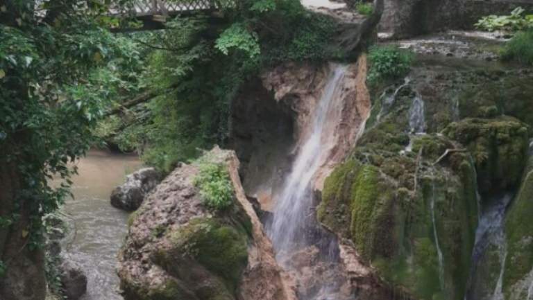 Trist: Cascada Bigăr din Parcul Național Cheile Nerei-Beușnița s-a prăbușit (FOTO)