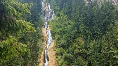 Vizitează Maramureșul!: Cascada Cailor, minunăția aflată lângă stațiunea turistică Borșa. Care este povestea despre care se vehiculează că ar da numele locului