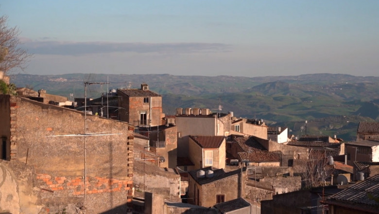 Dezvăluiri: Adevărul din spatele caselor vândute cu 1 euro în Italia