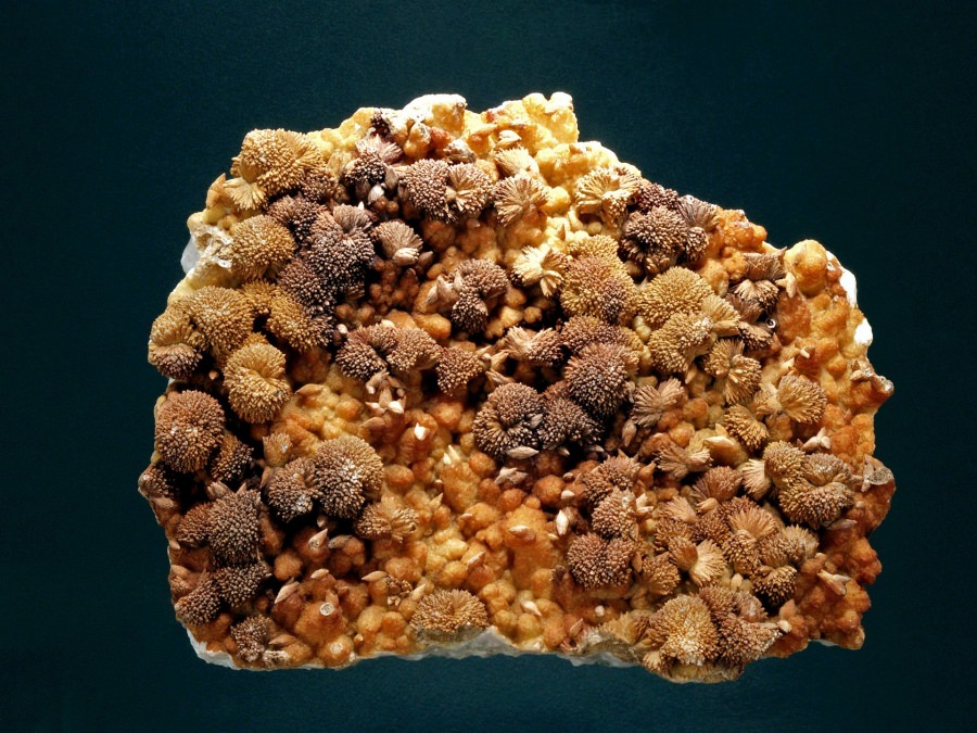 Frumusețile Maramureșului: Un eșantion din calcit, din Mina Cavnic, este exponatul săptămânii la Muzeul de Mineralogie din Baia Mare (FOTO)