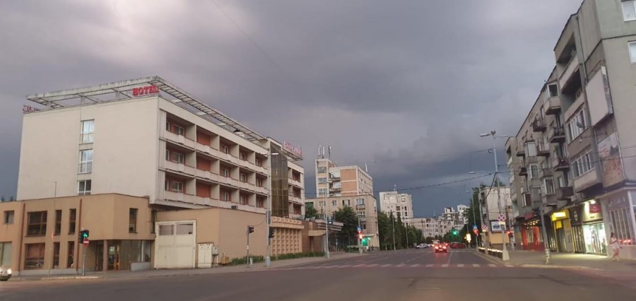 Început de iulie cu capricii: Coduri portocalii de furtuni, vijelii, ploi, grindină și pericol de inundații, valabile în Maramureș. Vezi anunțul specialiștilor