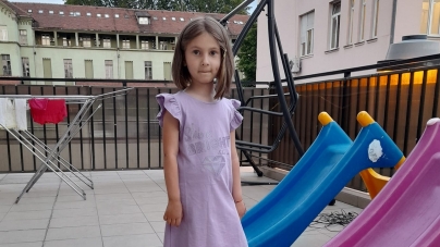 Veste bună: Iris, fetița din Maramureș care a fost rănită într-un accident rutier, a fost operată în Serbia