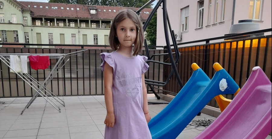 Veste bună: Iris, fetița din Maramureș care a fost rănită într-un accident rutier, a fost operată în Serbia