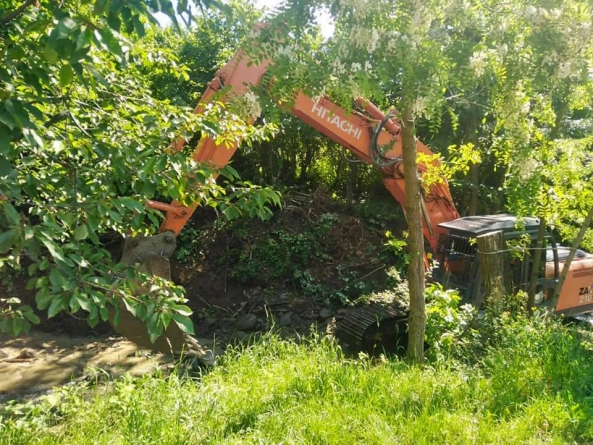 Anunț: S-au finalizat lucrările de decolmatare pe râul Chechiș, în județul Maramureș, pe raza comunei Șișești. Vezi ce spun reprezentanții Apelor Române (FOTO)