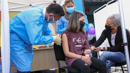 Vaccinarea în Maramureș: Peste 190.000 persoane au primit cel puțin prima doză de ser anti-COVID-19. Peste 1.200 la maratoanele din weekend