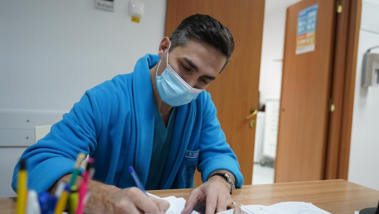 Peste 5.100 de copii și 114.000 de adolescenţi vaccinați anti-COVID. Valeriu Gheorghiță: „E un mesaj puternic pe care îl dă generaţia tânără”