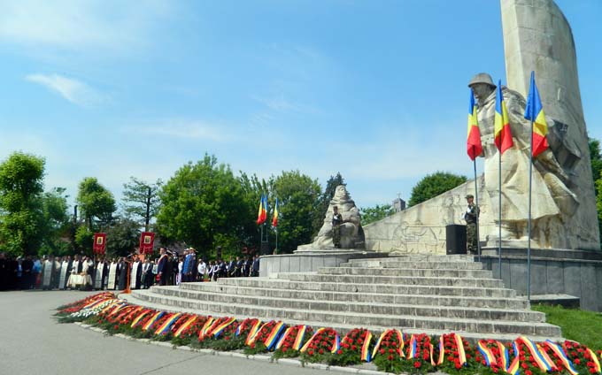 Ceremonial militar: Ziua Eroilor, sărbătorită în Baia Mare