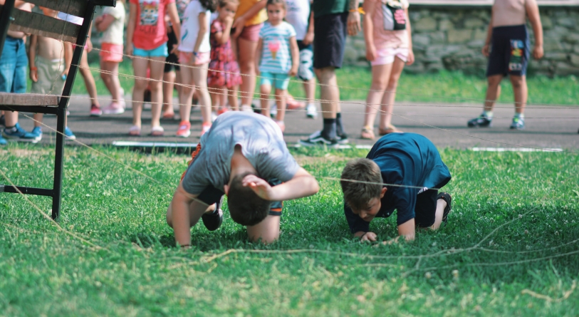 Tabără în Buciumi: Participanții au avut parte de multe jocuri și cateheză