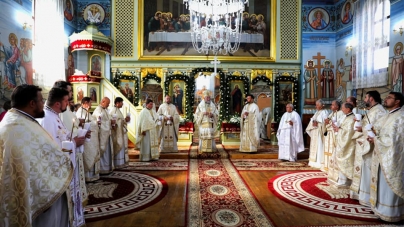 Eveniment religios important: PS Iustin a târnosit biserica Parohiei Ortodoxe Sălsig (FOTO)