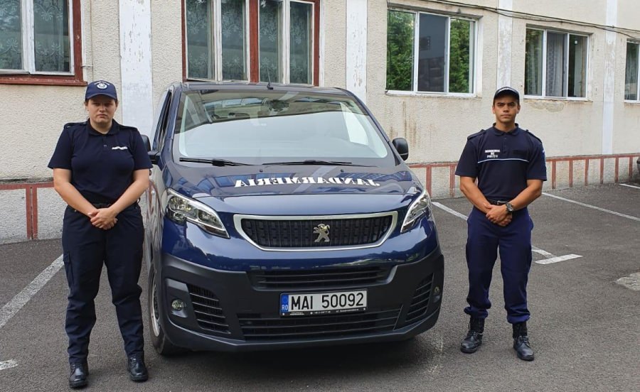 Pregătire pentru viitor: Studenţi în practică la Jandarmeria Maramureş           