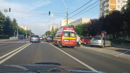 Accident în Baia Mare: O vârstnică de 83 de ani care aștepta la semafor a fost acroșată de o mașină (FOTO)