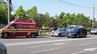 Accident în Baia Mare: O femeie și fetița ei de doi ani în cărucior, lovite pe trecerea de pietoni în zona Buclă. Au ajuns la spital (FOTO)