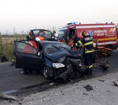 Accident în Baia Mare: Coliziune frontală pe strada Fabricii. Ambii șoferi au fost transportați de urgență la spital (FOTO)