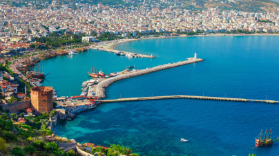 Într-o destinație turistică preferată de cetățenii români: Explozie de cazuri de COVID-19! Numărul infectărilor s-a triplat de la începutul lunii