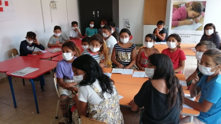 ABC-ul educației și sănătății: Se fac demersuri pentru integrarea comunității romilor din Ponorâta. S-au realizat cursuri de îngrijire copil și alăptare (FOTO)
