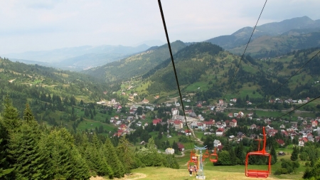 Intervenție contracronometru în Maramureș: Patru adulți cu doi copii s-au rătăcit noaptea pe Valea Negoiescu. Au fost găsiți de jandarmi și salvatorii montani!