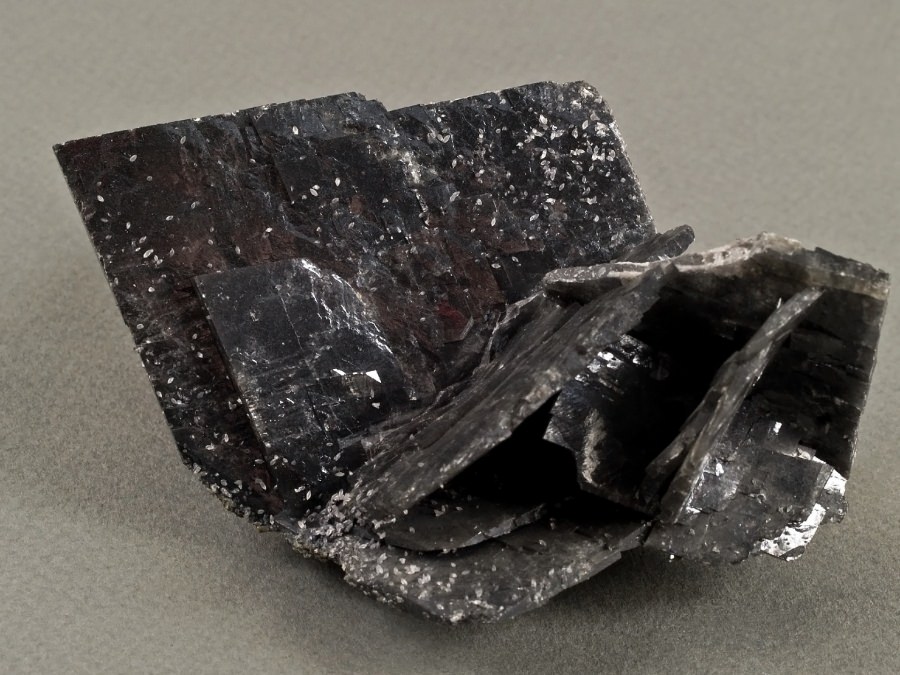 Frumusețile Maramureșului: Un eșantion din baritină din Mina Cavnic este exponatul săptămânii la Muzeul de Mineralogie din Baia Mare (FOTO)