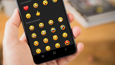 Anunț oficial: Care sunt cele mai utilizate emoji-uri de pe Facebook în România, pe grupe de vârstă. Va exista o funcţie nouă pe Messenger!
