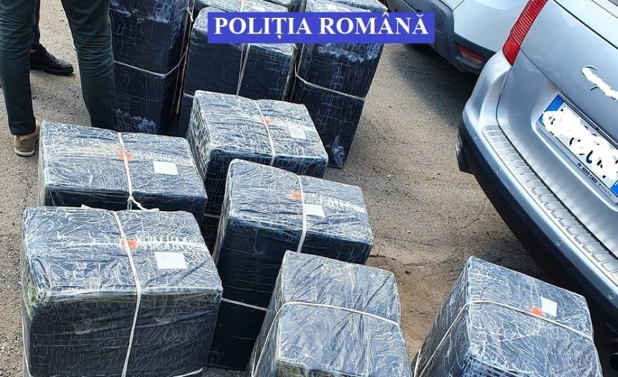 Filaj în Baia Mare: Un cetățean din Ucraina a fost depus „la răcoare” de oamenii legii. Avea mașina dubuită de țigări de contrabandă (FOTO)