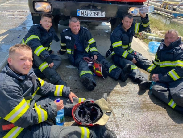 Filmul unei intervenții deosebite: Portretul unor veritabili eroi care au câștigat lupta cu flăcările uriașe la Rafinăria Petromidia (FOTO)