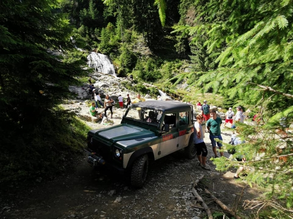 Intervenție în zona Borșa: O turistă din Buzău și-a fracturat glezna în apropierea Cascadei Cailor (FOTO)