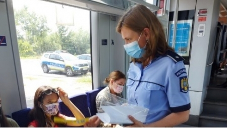 Acțiune în județul Maramureș: Campania „Selfie-ul pe tren, nu ia like-uri, ia vieți!” continuă și în vacanță! (FOTO)