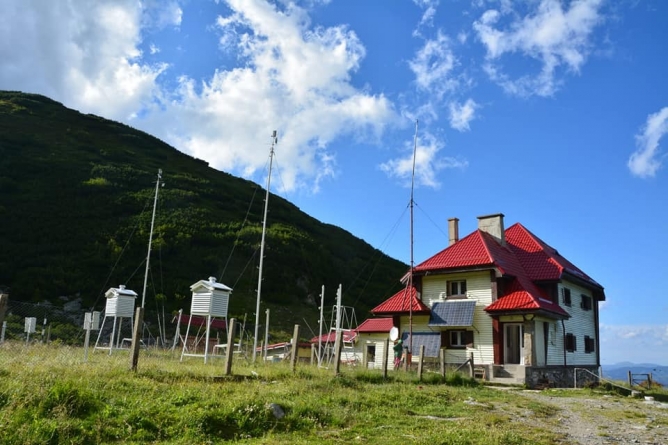 Exclusiv DirectMM.ro: Aria Stației Meteorologice Iezer va fi supravegheată cu camere video! În plus, zona va fi clar delimitată! Lista măsurilor propuse de ANM