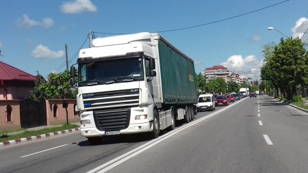 Valabil și pentru Maramureș: Restricții de circulație pentru autovehiculele cu masa totală mai mare de 7,5 tone pe sectoarele de drumuri naționale
