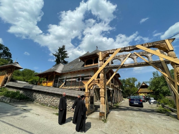 Vizită arhierească în Parohia Ortodoxă Desești (FOTO)