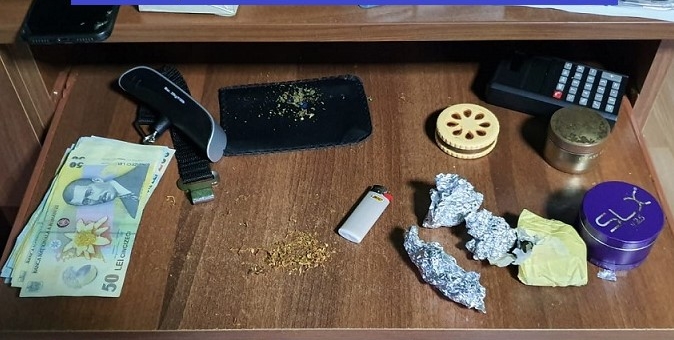 Șapte percheziții domiciliare: Cannabis și diferite sume în lei și valută au fost confiscate la Sighetu Marmației