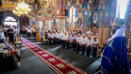 Slujba Paraclisului Maicii Domnului în Parohia Ortodoxă Vadu Izei (FOTO)