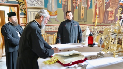 Ierarhii au făcut vizite în mai multe parohii din Protopopiatul Sighet