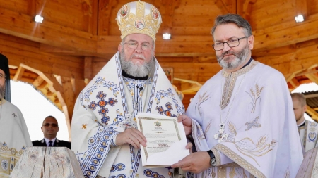 Decanul Facultăţii de Teologie din Sibiu a primit Ordinul „Crucea Sfântul Iosif Mărturisitorul”