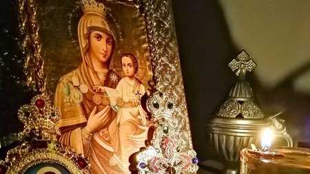 Proiectul Eparhial „Icoana Maicii Domnului în casa omului” a ajuns la final; Peste 60 de icoane au fost trimise în mediul online