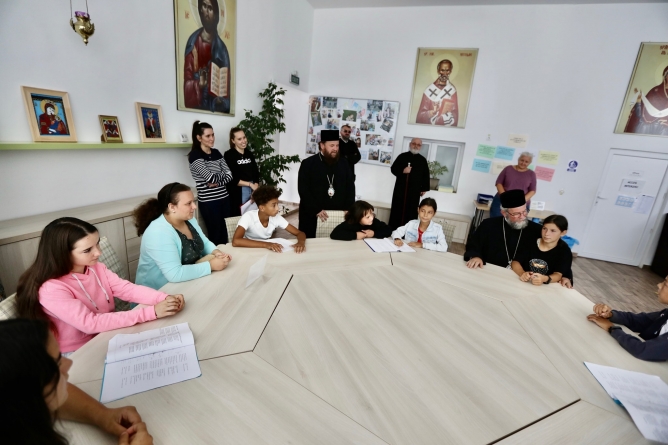 Vizite arhierești în Satu Mare: PS Iustin și PS Timotei s-au deplasat la biserici, la Liceul „Nicolae Steinhardt”, precum și la Centrul de zi pentru copii „Sfânta Tatiana”