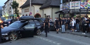 Accident rutier în Borșa: Coliziune în centrul orașului. Două autoturisme s-au ciocnit. Norocul a făcut să fie doar pagube materiale nu victime (VIDEO ȘI FOTO)