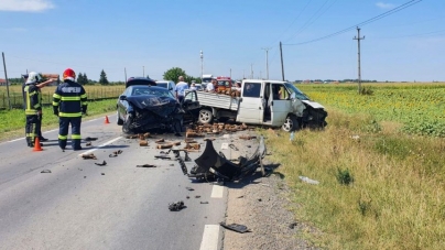 Accident în Satu Mare: Tânăr din Maramureș la volanul unui Jaguar implicat vineri 13 în eveniment rutier. Impact cu o autoutilitară! (FOTO)