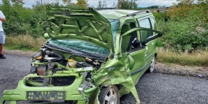 Accident în Satu Mare: Șoferiță din Maramureș, ieri, implicată într-un eveniment de circulație, în județul vecin. O altă victimă, resuscitată de medici! (FOTO)