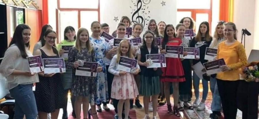 Din nou la înălțime: Mai mulți elevi ai Școlii Populare de Artă Baia Mare au obținut premii la concursuri și festivaluri