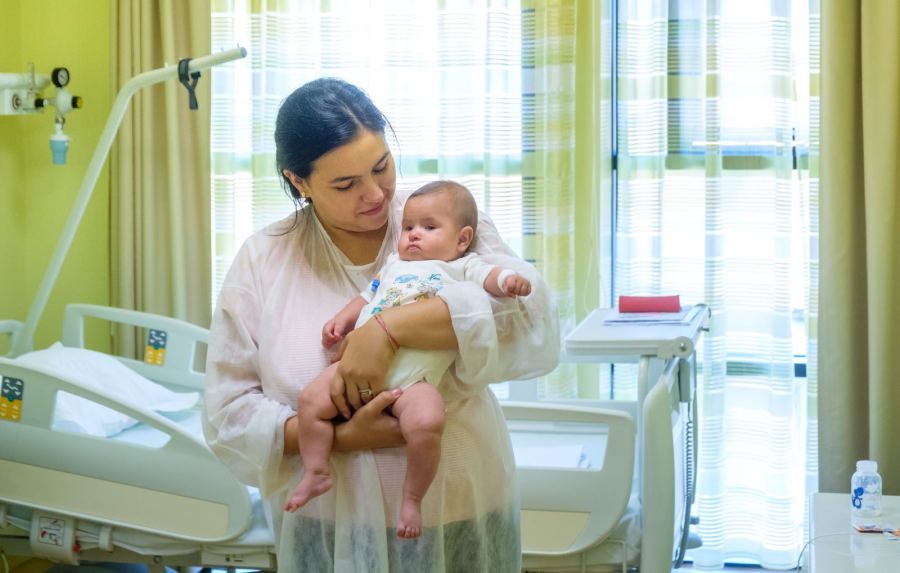 Șansă nouă la viață: Inima unei fetițe din Maramureș, salvată de echipa specialiștilor sibieni. Vezi povestea micuței sighetence Raisa, născută prematur (FOTO)