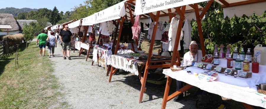 De Sfântă Mărie: Ulițele Muzeului Satului din Baia Mare au găzduit cea de-a VI-a ediție a Târgului ”Bun de Maramureș” (FOTO)