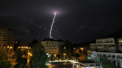 Breaking news: În Maramureș a fost emis cod roșu de vijelie! Vânt de peste 90-100 km/h și peste 35 l/mp cantitate de precipitații