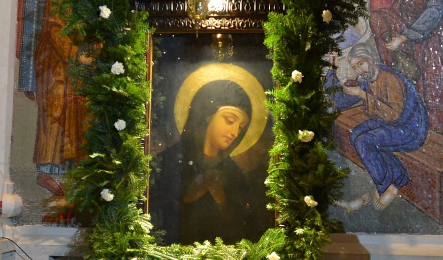 Programul liturgic al ierarhilor de Praznicul Adormirii Maicii Domnului