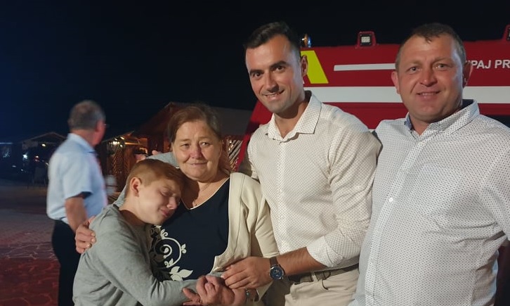 Exclusiv DirectMM: O nouă șansă la viață: Pompierul maramureșean Ionuț Ahrițculesei, intervenție salvatoare, în timpul liber. Femeie salvată la un botez (FOTO)
