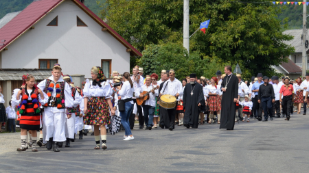 Distracție în inima Maramureșului: Întâlnire cu fiii satului! Sărbătoare mare în comuna Bârsana! Vezi aici orarul întreg al festivităților!