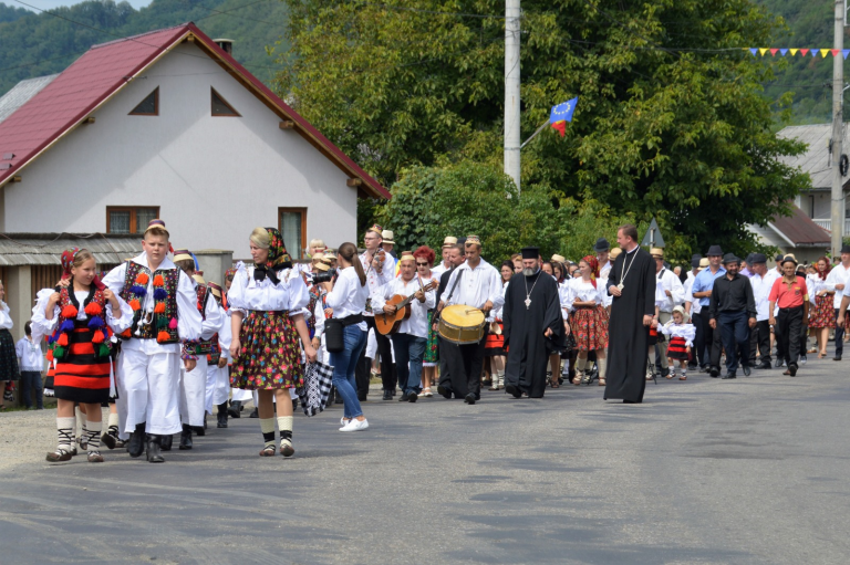 Distracție în inima Maramureșului: Întâlnire cu fiii satului! Sărbătoare mare în comuna Bârsana! Vezi aici orarul întreg al festivităților!